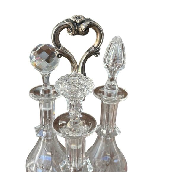 Hawksworth Eyre & Co 3-Bottle Tantalus Crystal Decanters & Silver Plate Stand - Picture 3 of 14